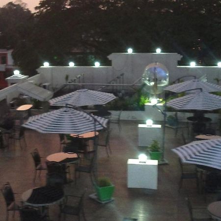 Hotel Sea Palace Kollam Ngoại thất bức ảnh