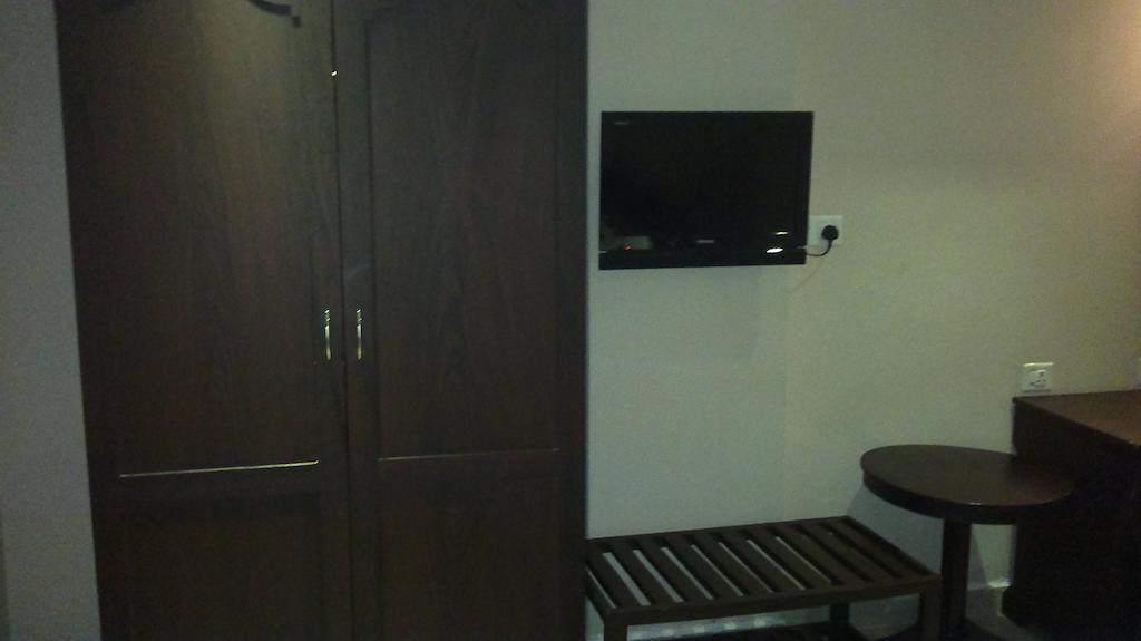 Hotel Sea Palace Kollam Ngoại thất bức ảnh