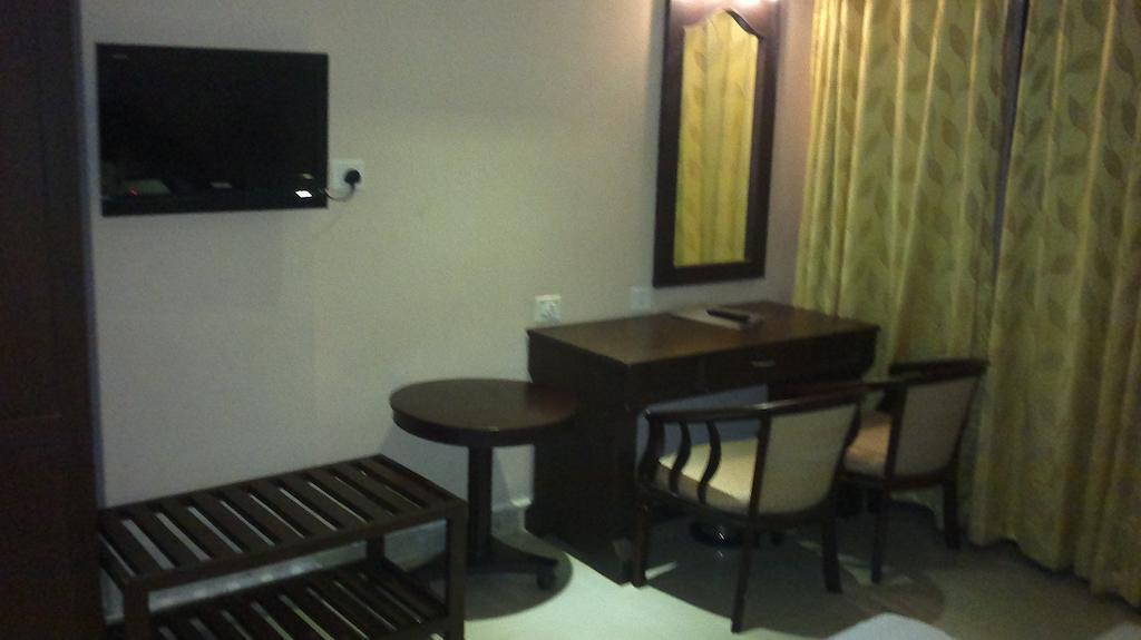 Hotel Sea Palace Kollam Ngoại thất bức ảnh