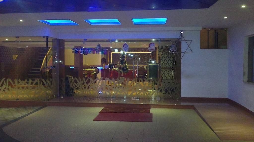 Hotel Sea Palace Kollam Ngoại thất bức ảnh