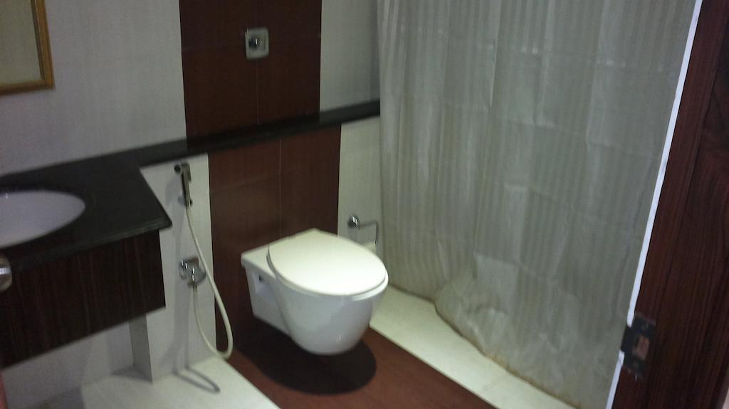 Hotel Sea Palace Kollam Phòng bức ảnh