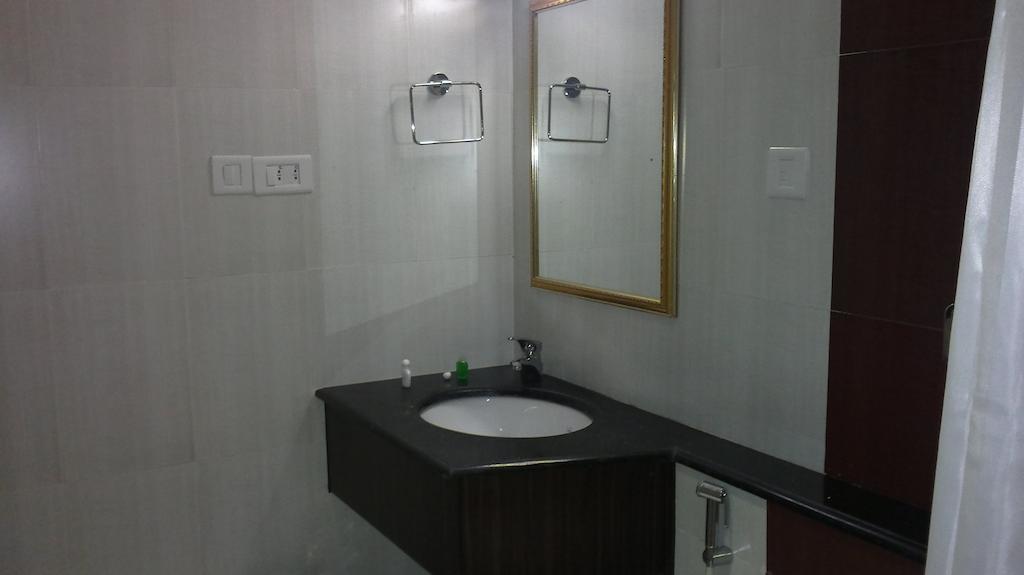 Hotel Sea Palace Kollam Phòng bức ảnh